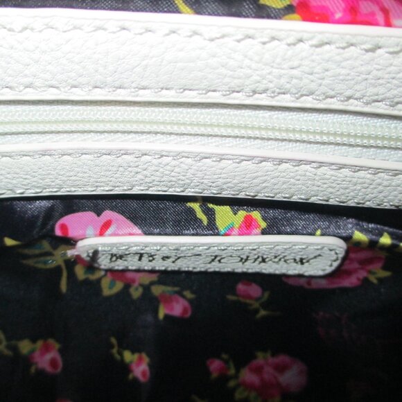 BETSY JOHNSON TRAVEL BAG - Picture 13 of 16